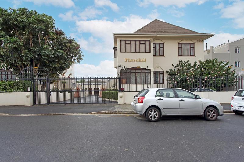To Let 2 Bedroom Property for Rent in Green Point Western Cape